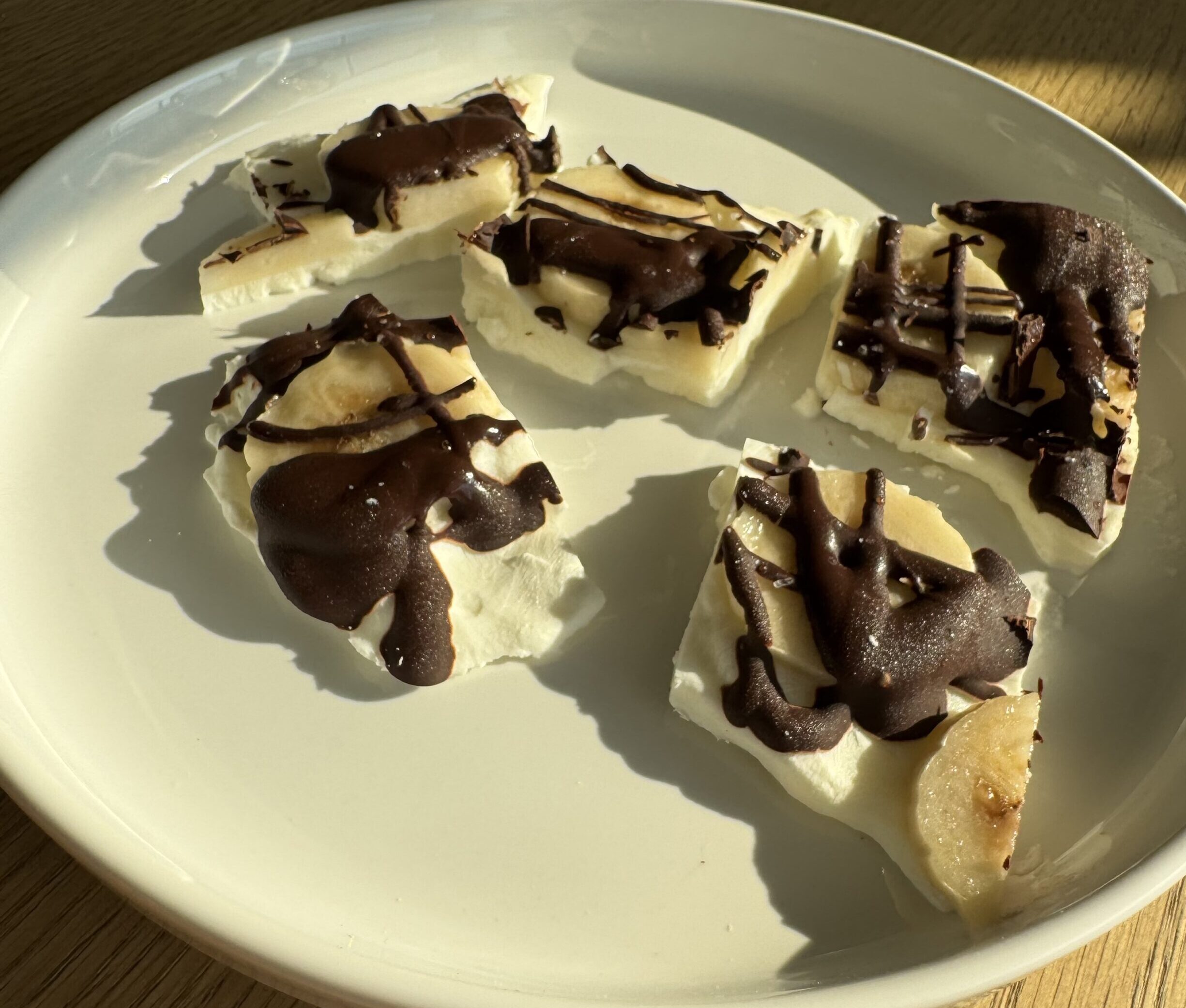 Frozen yogurt bark