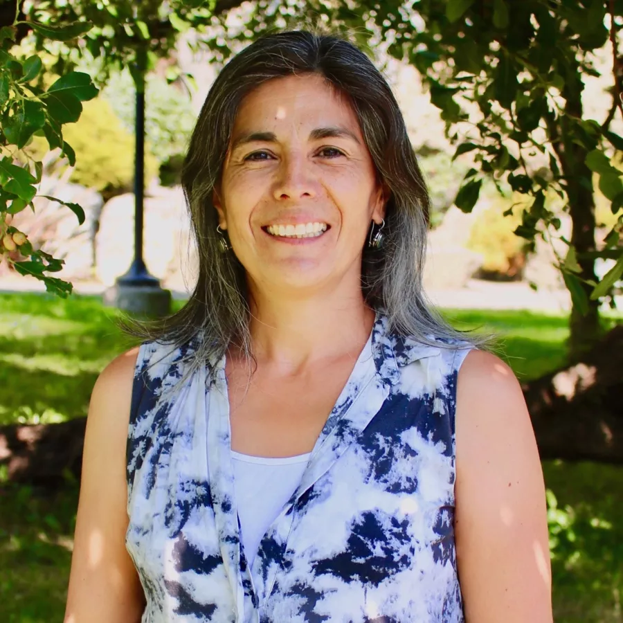 Diana Alvarez headshot