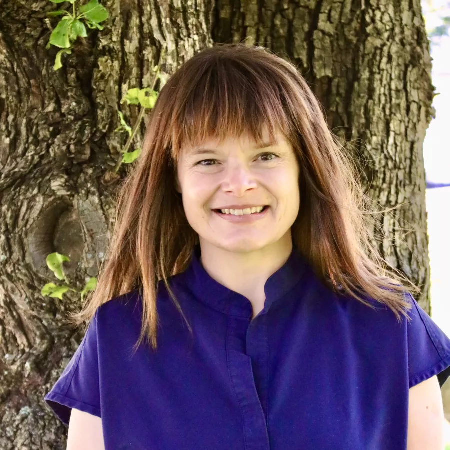 Pamela Hutchison headshot